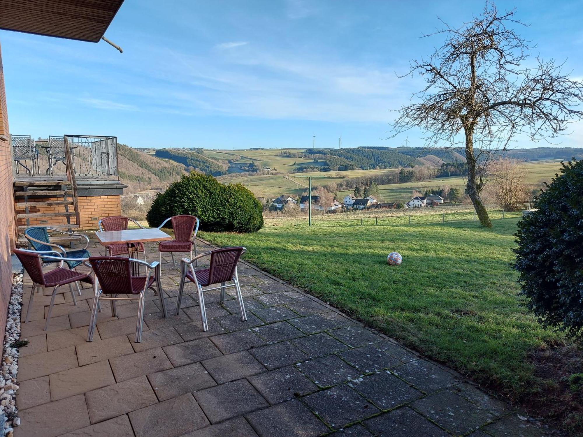 Ferienhaus Hescheld With Private Jacuzzi Hellenthal Kültér fotó