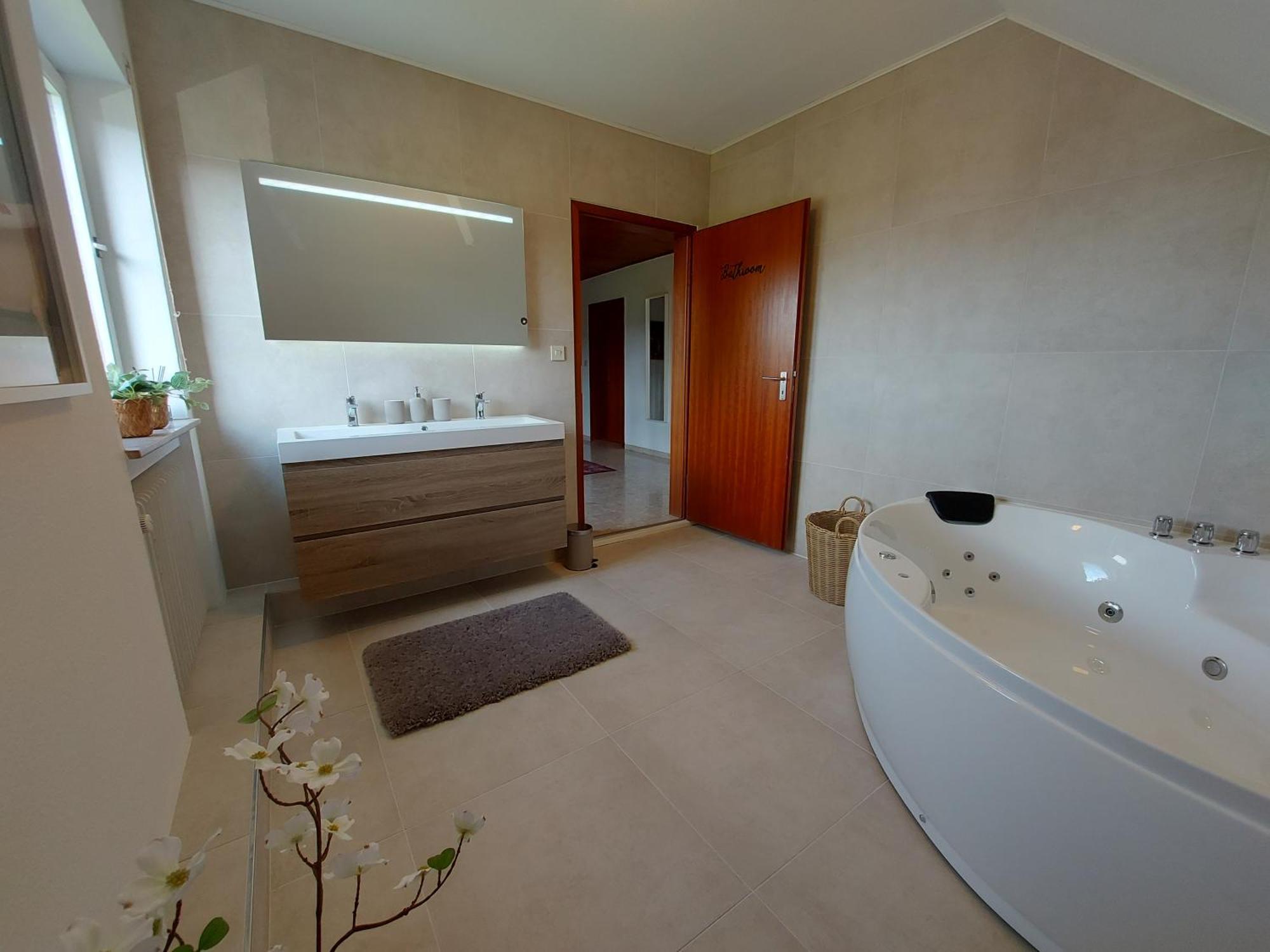 Ferienhaus Hescheld With Private Jacuzzi Hellenthal Kültér fotó