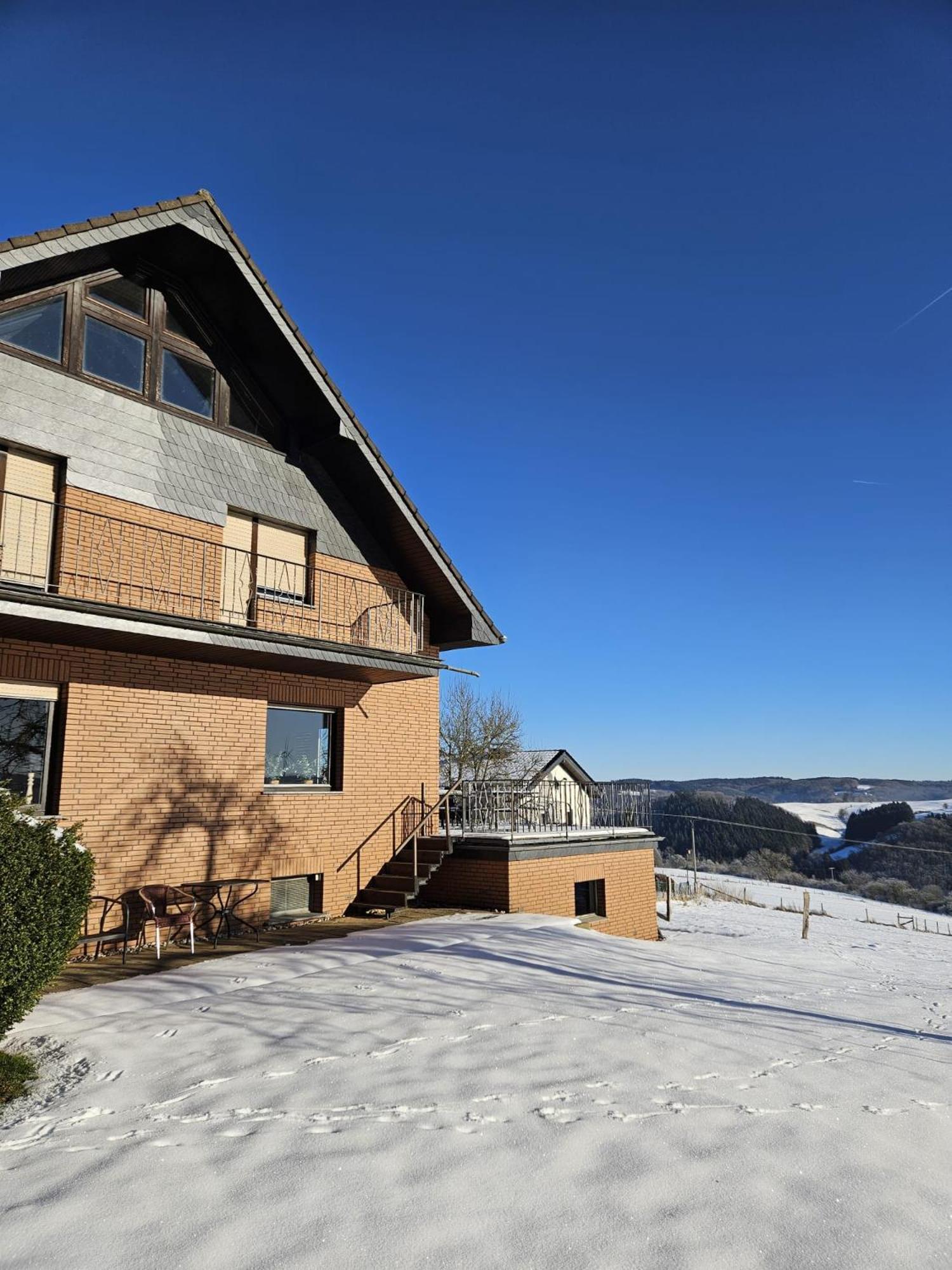 Ferienhaus Hescheld With Private Jacuzzi Hellenthal Kültér fotó