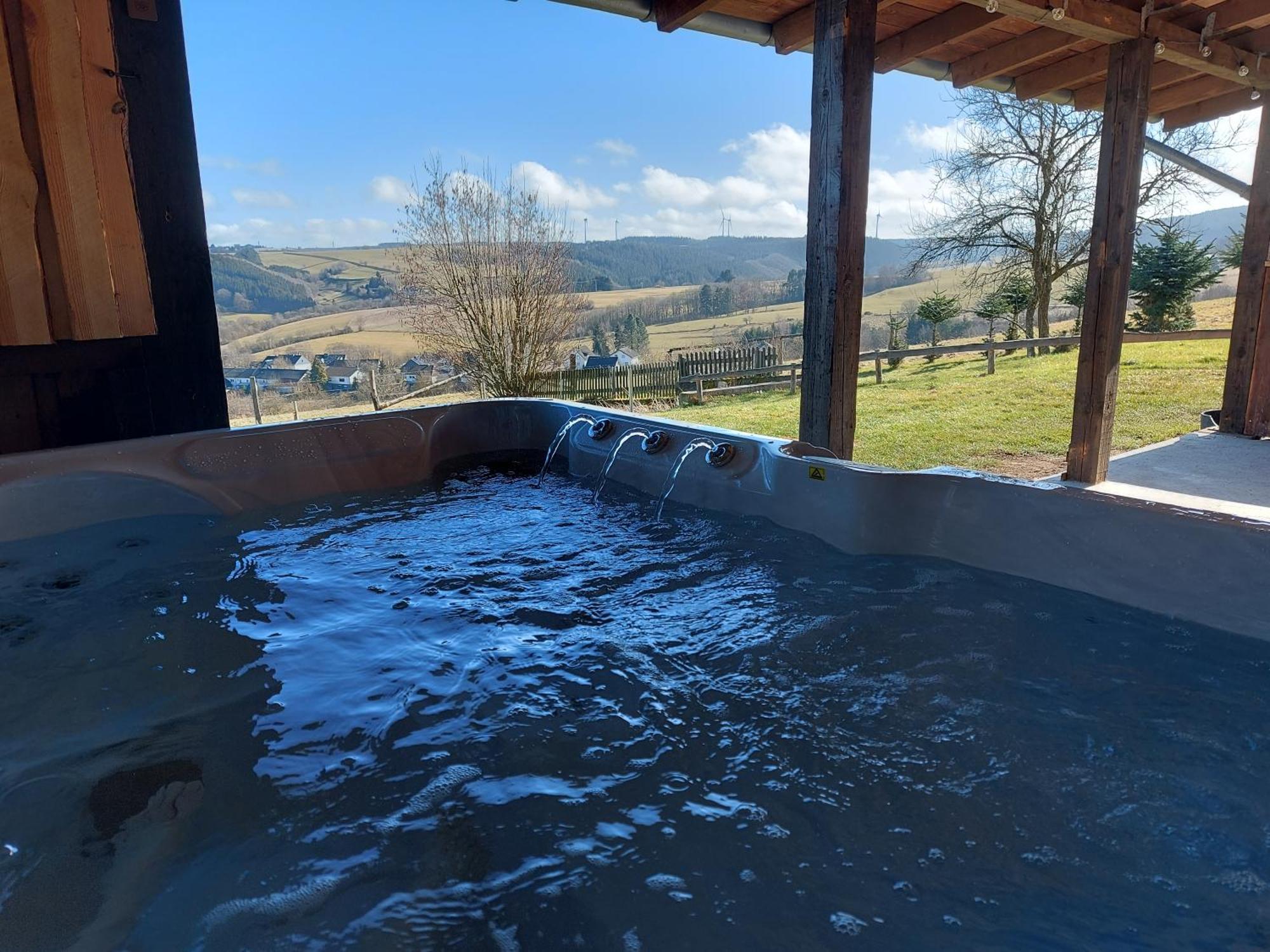 Ferienhaus Hescheld With Private Jacuzzi Hellenthal Kültér fotó