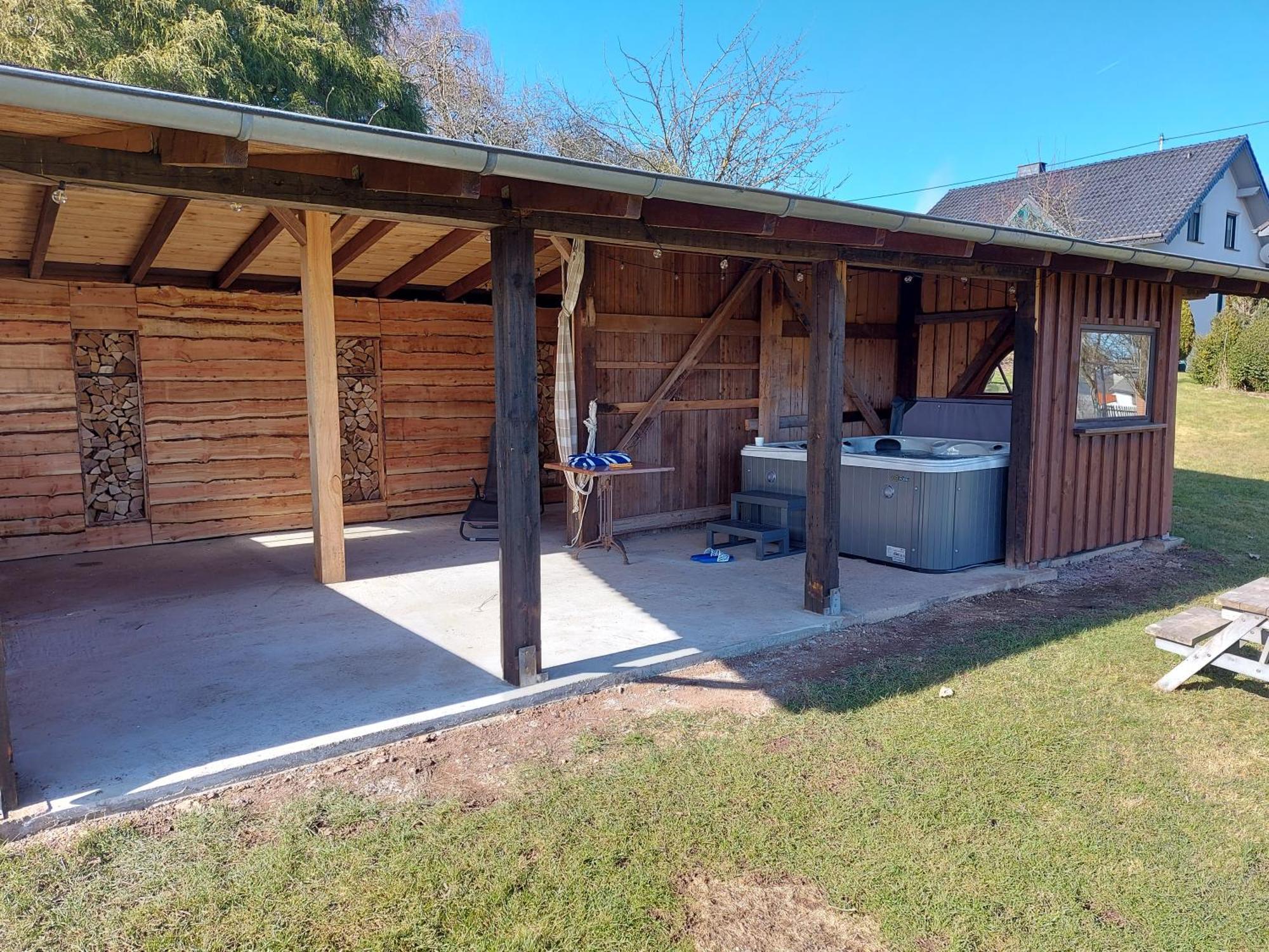 Ferienhaus Hescheld With Private Jacuzzi Hellenthal Kültér fotó